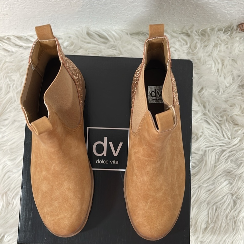 DV DOLCE VITA Women's Davys Chelsea Boot Big Kids Size 5 NEW - Picture 3 of 16